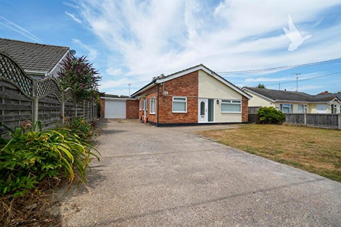 3 Bedroom Detached Bungalow For Sale In Primrose Lane, Tiptree, CO5
