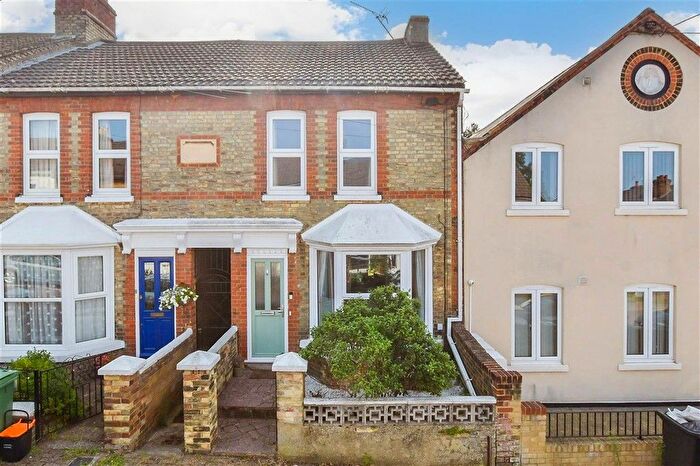 3 Bedroom End Terrace House For Sale In Heathorn Street, Maidstone, Kent, ME14