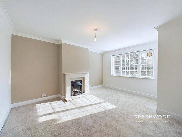 2 Bedroom Maisonette For Sale In Taylor Court, Colchester, Essex, CO1
