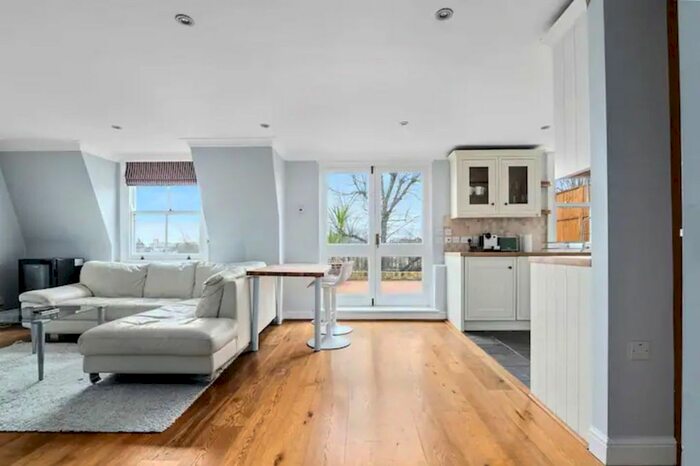 2 Bedroom Flat To Rent In Eardley Crescent, London, SW5