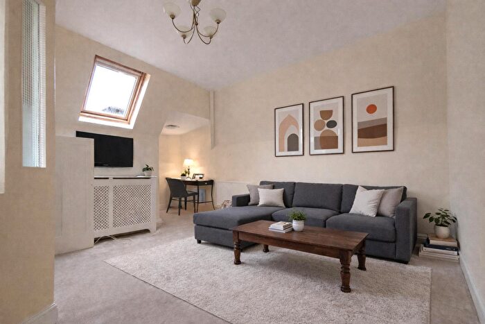 1 Bedroom Flat To Rent In Lyndhurst Gardens, Belsize Park, NW3