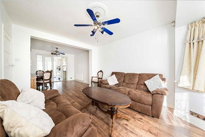 3 Bedroom House To Rent In Jevington Way, Lee, SE12