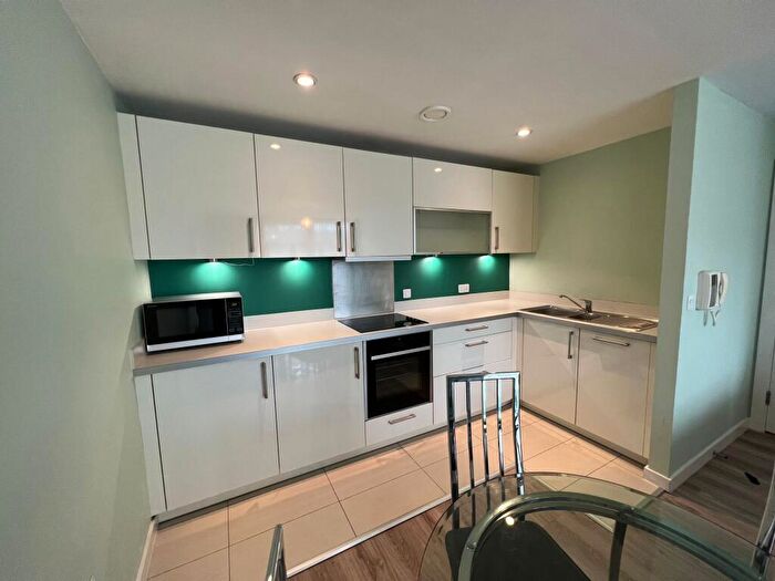 2 Bedroom Apartment To Rent In Blackfriars Road, Spectrum, M3