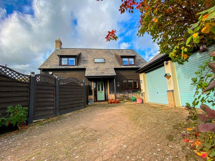 4 Bedroom Detached House For Sale In St. Thomas, Eltisley, PE19