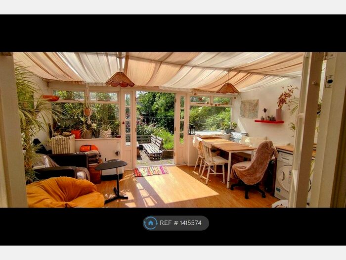 4 Bedroom Semi-Detached House To Rent In Bournbrook Road, Blackheath/Kidbrooke, SE3