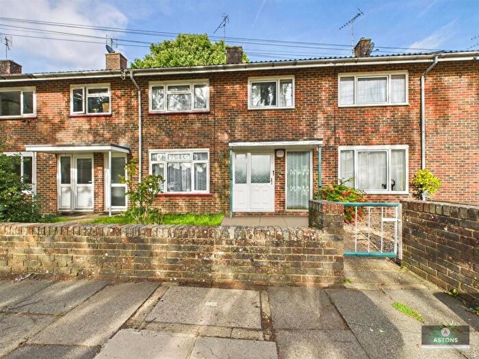 3 Bedroom Terraced House For Sale In Irving Walk, Tilgate, RH10