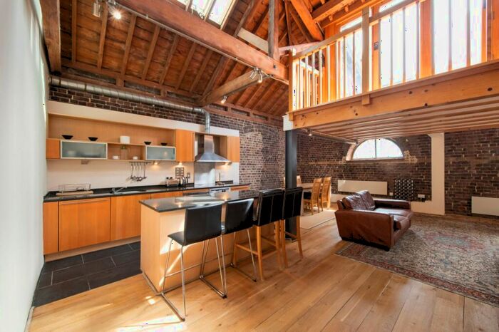 2 Bedroom Flat To Rent In Hertsmere Road, Canary Wharf, E14