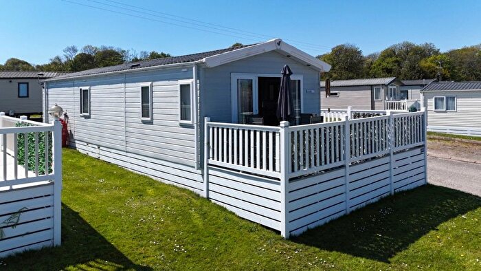 2 Bedroom Property For Sale In Trelawne Manor Holiday Park, Trelawne, PL13