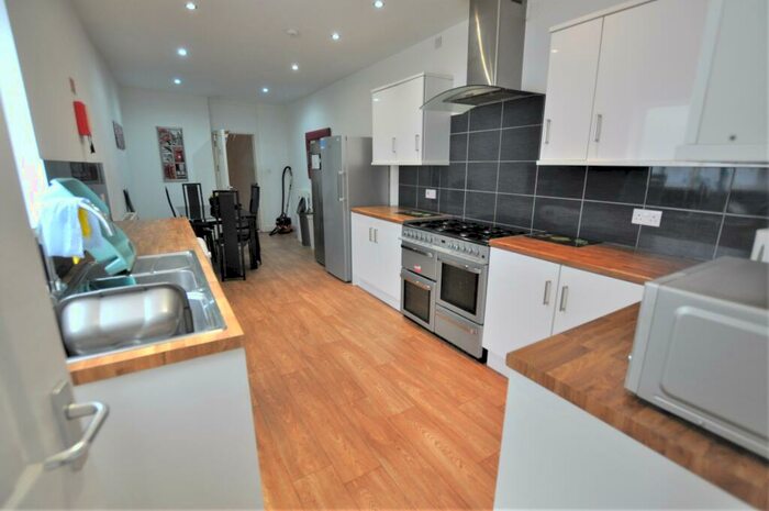 6 Bedroom House To Rent In St Albans Road, Brynmill, Swansea, SA2