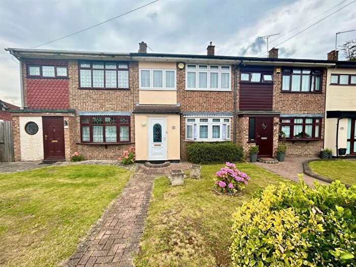 3 Bedroom Terraced House To Rent In Midhurst Close, Hornchurch, RM12