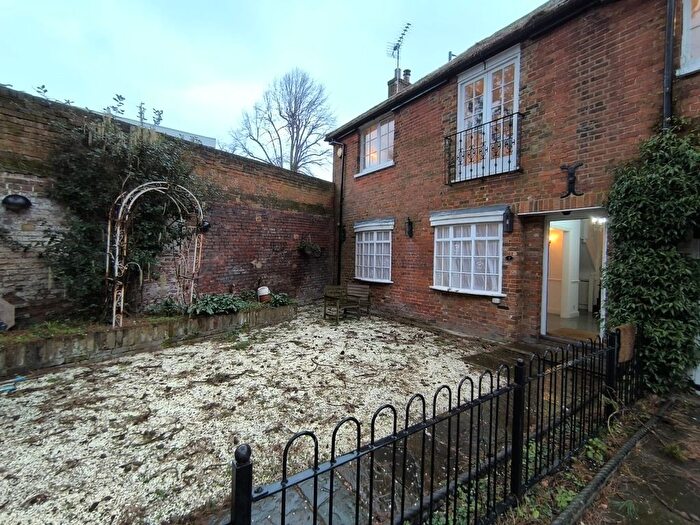 3 Bedroom Terraced House To Rent In Stanmore Hill, Stanmore, HA7