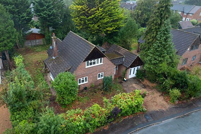 3 Bedroom Detached House For Sale In Woodstock, West Clandon, Guildford, GU4