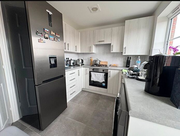 2 Bedroom Semi Detached House To Rent In Elliott Grove, Rotherham, S65