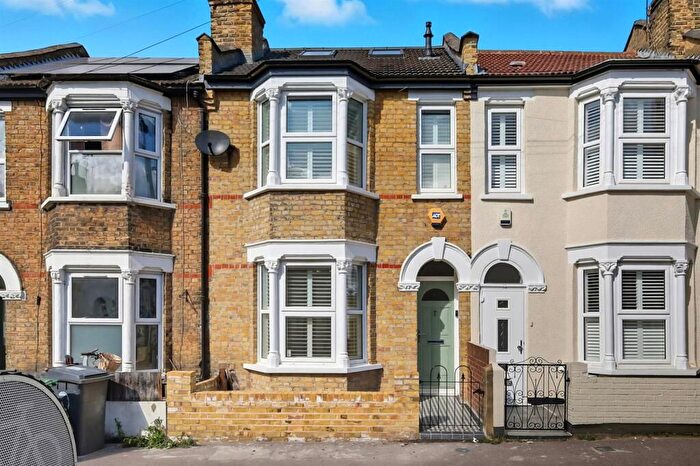 4 Bedroom Terraced House For Sale In Hartington Road, London, E17