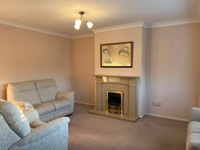 2 Bedroom Flat To Rent In Wedmore Avenue, Ilford, IG5