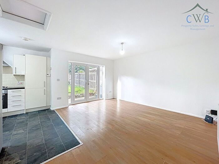2 Bedroom Bungalow To Rent In Frog Lane, West Malling, ME19
