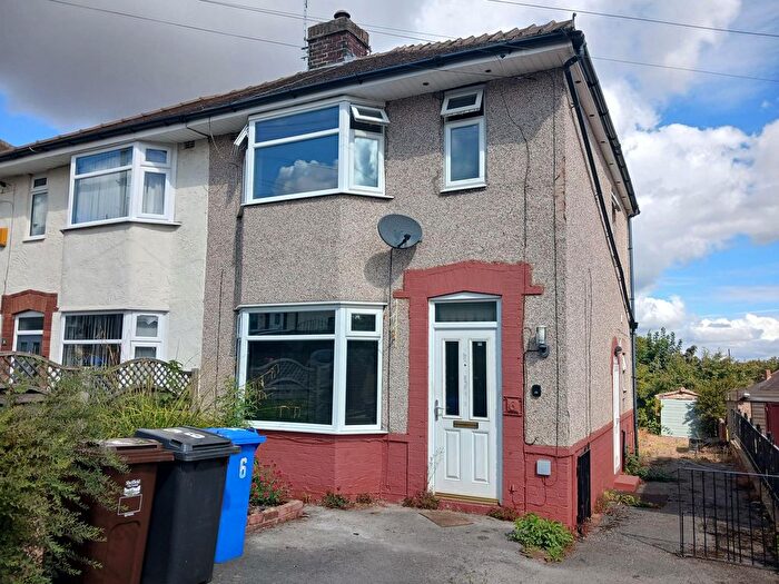 3 Bedroom Semi-Detached House For Sale In Kirkdale Drive, Handsworth, Sheffield, S13