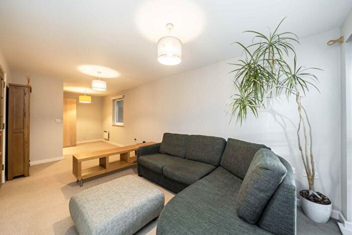 1 Bedroom Flat For Sale In Highwood Close, East Dulwich, SE22