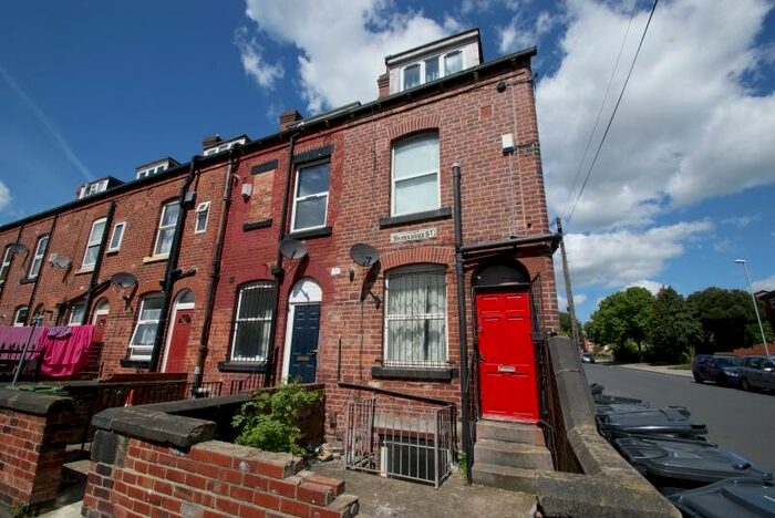 5 Bedroom End Of Terrace House To Rent In Branksome Terrace, Hyde Park, Leeds, LS6