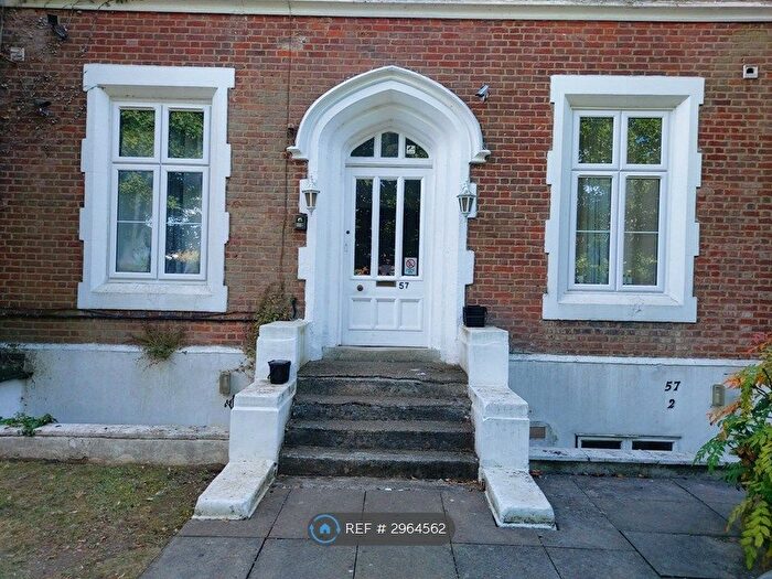 2 Bedroom Flat To Rent In Upton Park, Slough, SL1