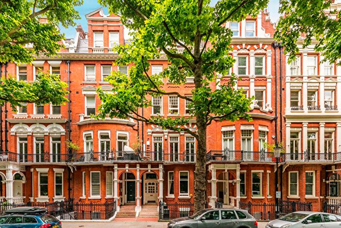 2 Bedroom Flat To Rent In Bramham Gardens, London, SW5