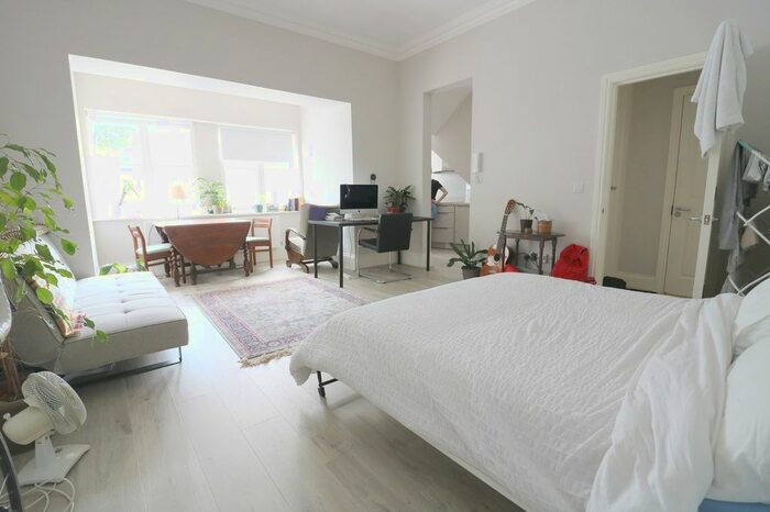 Studio To Rent In Montpelier Road, Ealing, London., W5