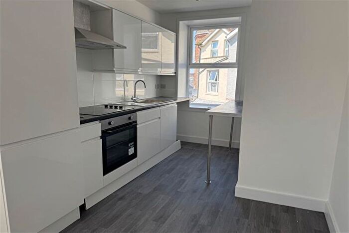 1 Bedroom Flat To Rent In St. Michaels Road, BH2