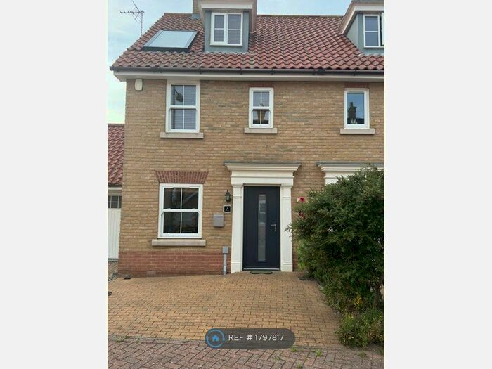 3 Bedroom Semi-Detached House To Rent In Bradfield Drive, Martham, Great Yarmouth, NR29