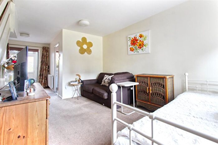 2 Bedroom Terraced House For Sale In Broomfield Avenue, Broxbourne, EN10