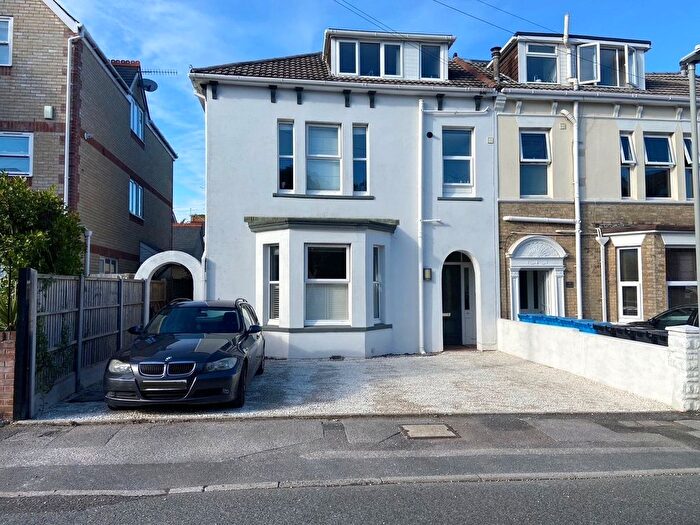 2 Bedroom Flat For Sale In Balmoral Road, Lower Parkstone, Poole, BH14