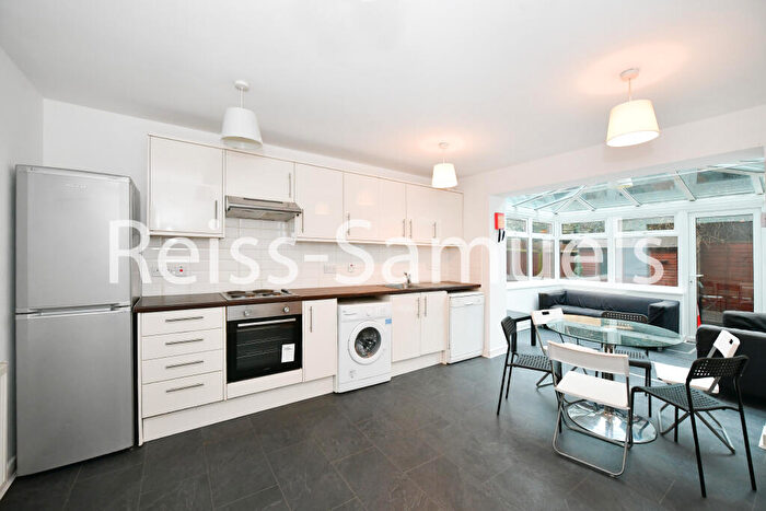 5 Bedroom Terraced House To Rent In Ferry Street, Isle Of Dogs, London, E14