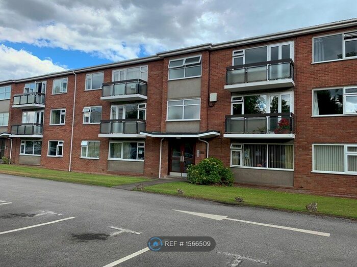 2 Bedroom Flat To Rent In The Oaks, Leamington Spa, CV32
