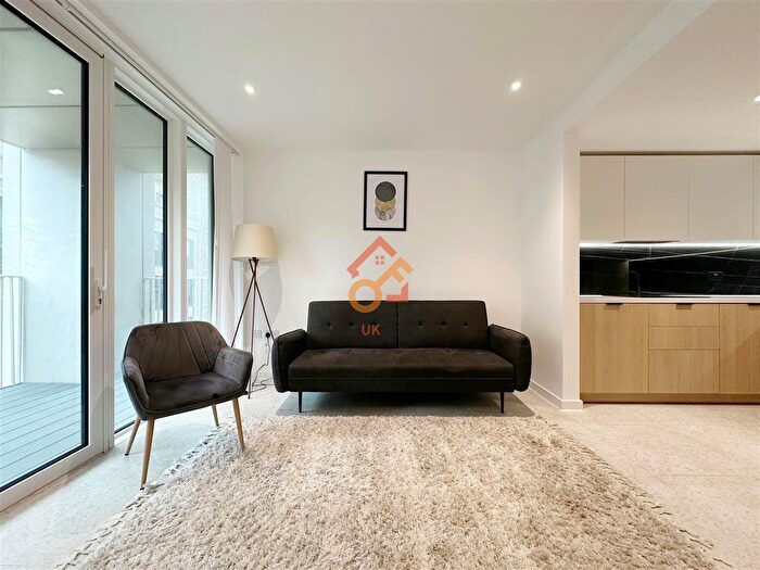 2 Bedroom Flat To Rent In Bouchon Point, Cendal Crescent, London, E1