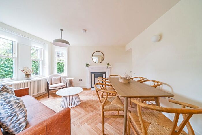 3 Bedroom Flat To Rent In Bridge Avenue Mansions, Bridge Avenue, London, W6
