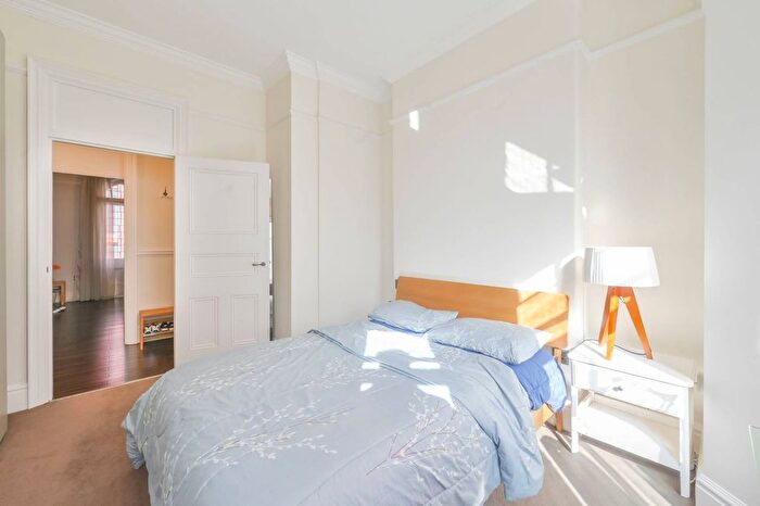 3 Bedroom Flat For Sale In Westminster Palace Gardens, , Victoria, London, SW1