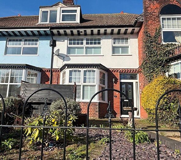 5 Bedroom Town House For Sale In Lowestoft Road, Gorleston, NR31