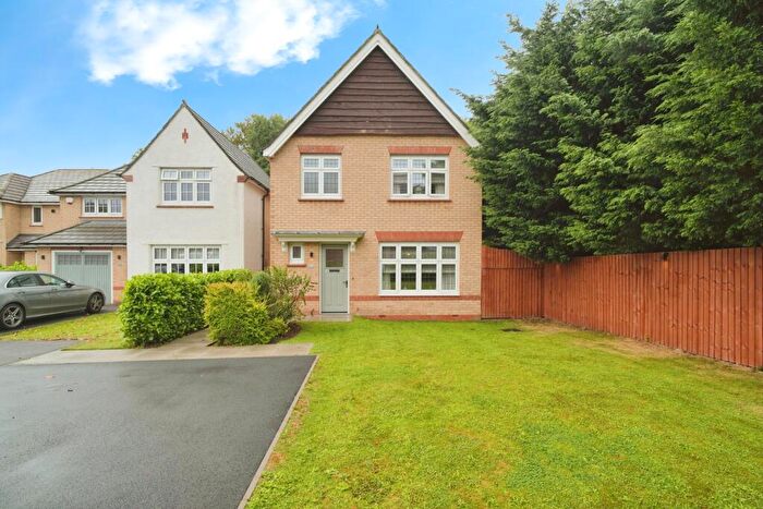 3 Bedroom Detached House For Sale In Fieldhurst Close, Manchester, M29
