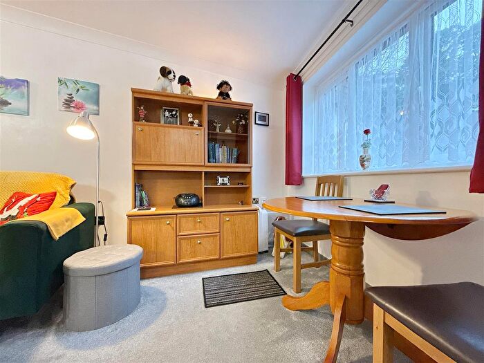 1 Bedroom Flat For Sale In Bolton Street, Brixham, TQ5