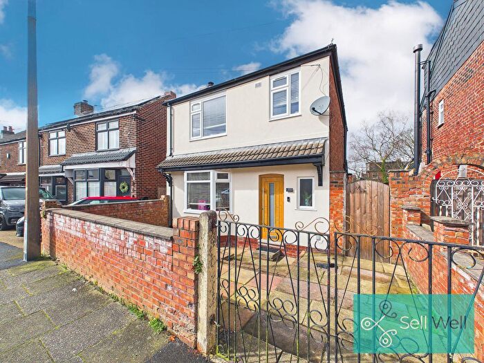 3 Bedroom Detached House For Sale In Ringlow Park Road, Swinton, Manchester, M27