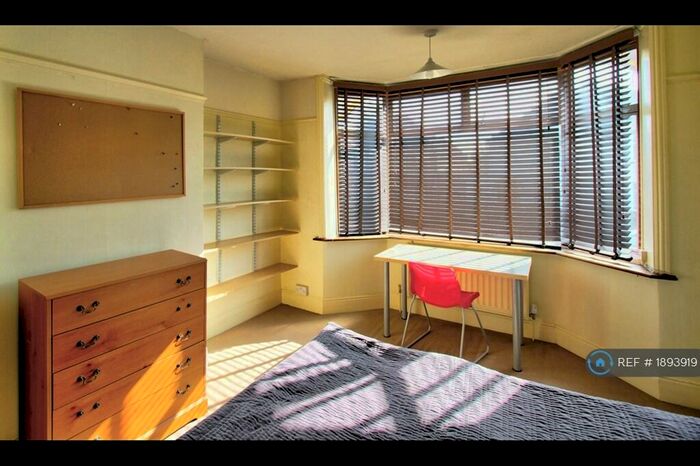 4 Bedroom Semi-Detached House To Rent In Sirdar Road, Southampton, SO17