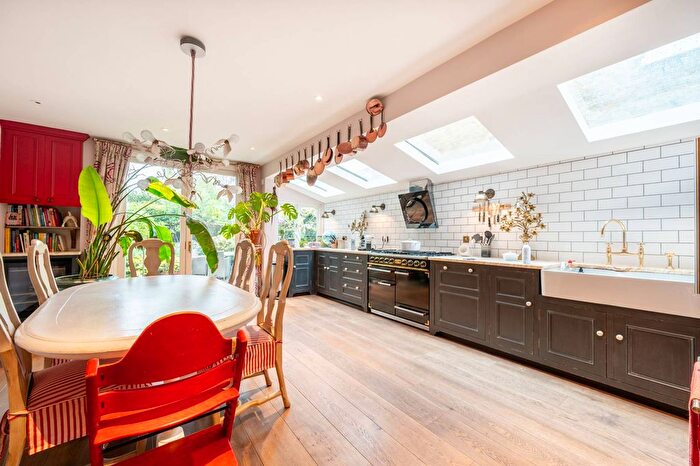 4 Bedroom Property For Sale In Oxford Gardens, North Kensington, London, W10