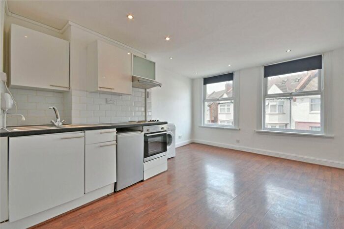 Studio To Rent In Pellatt Grove, Wood Green, N22