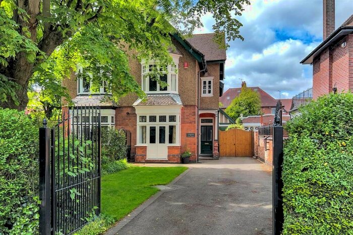 3 Bedroom Semi-Detached House To Rent In South Avenue, Coventry, CV2