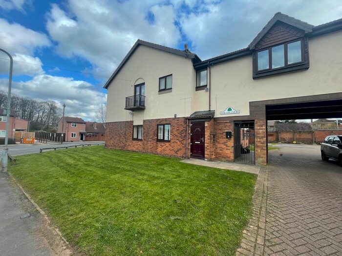 2 Bedroom Flat To Rent In Oakash Court, Nottingham, NG16