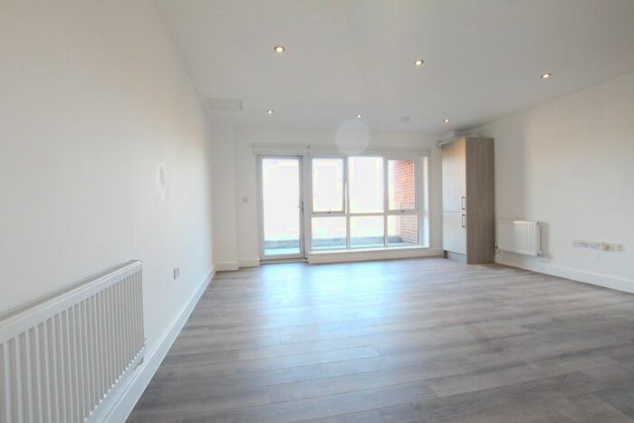 2 Bedroom Flat To Rent In Dunton Road, London, E10