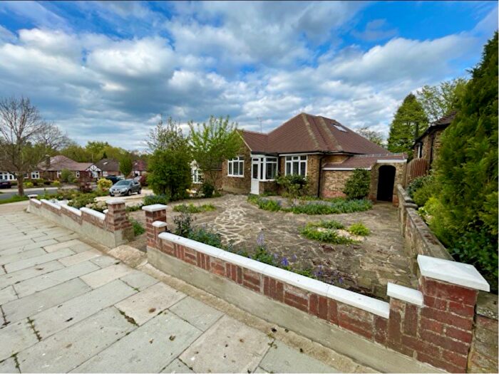 4 Bedroom Bungalow To Rent In St. Lawrence Drive, Pinner, Middlesex, HA5