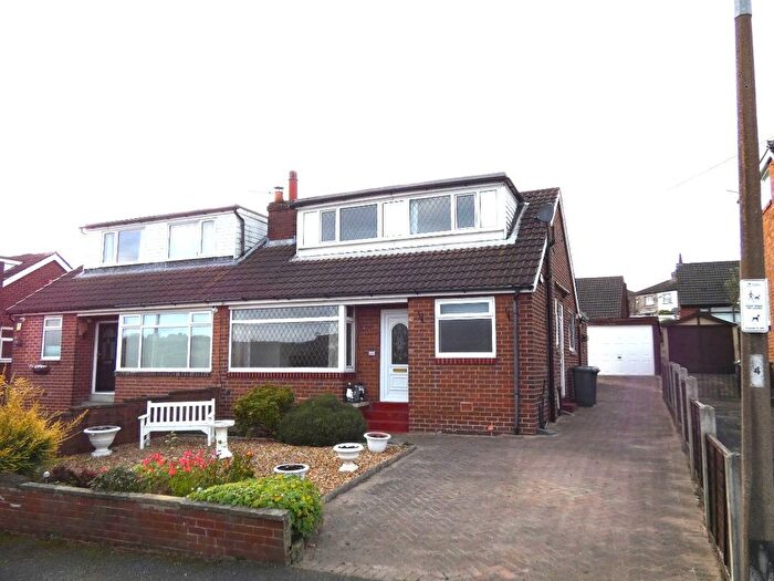 3 Bedroom Bungalow For Sale In Mazebrook Crescent, Gomersal, Cleckheaton, BD19