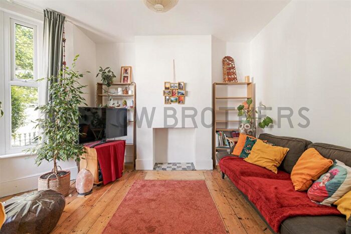 1 Bedroom Flat To Rent In Stainforth Road, London, E17
