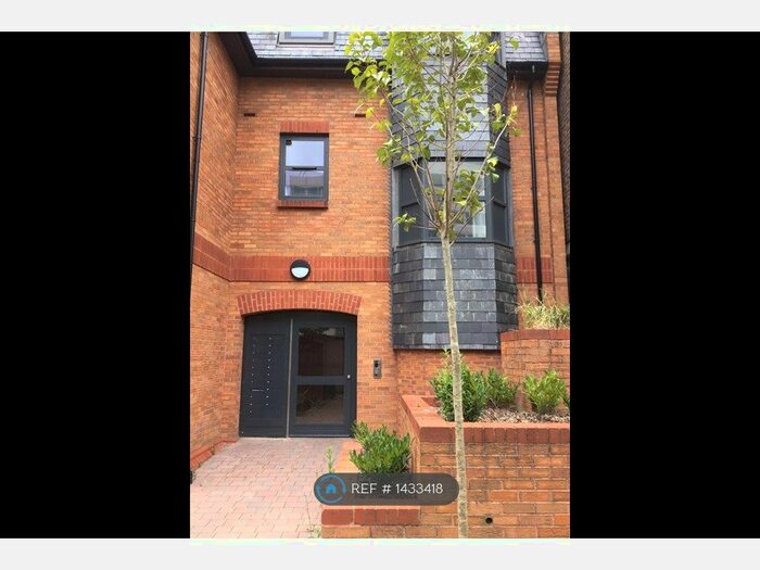 1 Bedroom Flat To Rent In The Coppice, Slough, SL1