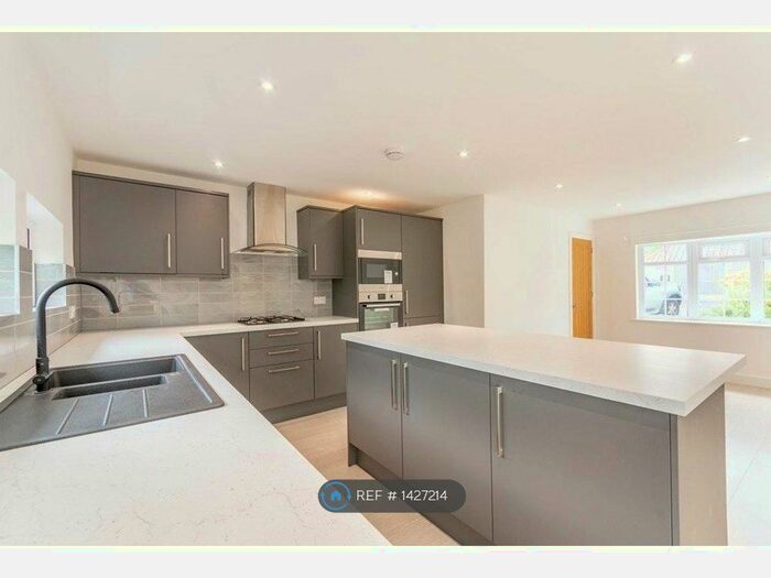 4 Bedroom Semi-Detached House To Rent In Hawton Crescent, Nottingham, NG8